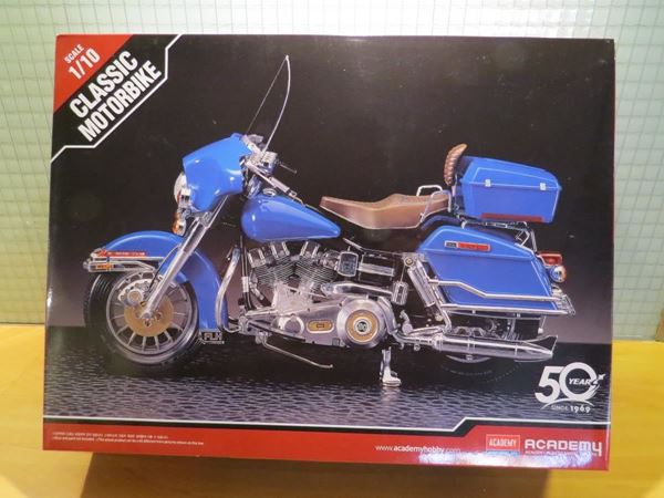 Picture of Bouwdoos Harley Davidson Classic 1:10