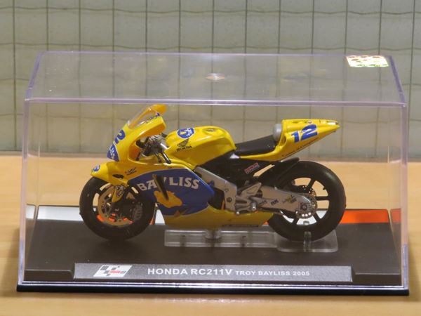 Picture of Troy Bayliss Honda RC211V 2005 1:24