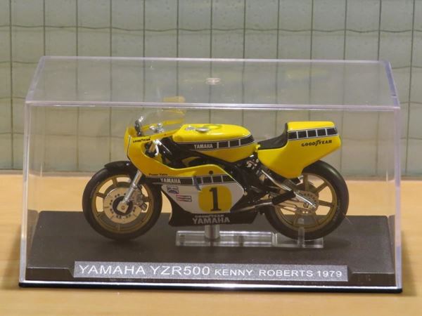 Picture of Kenny Roberts sr. Yamaha YZR500 1979 1:24