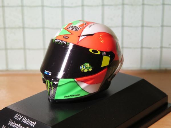 Picture of Valentino Rossi AGV helmet 2018 Mugello 1:8 399180086