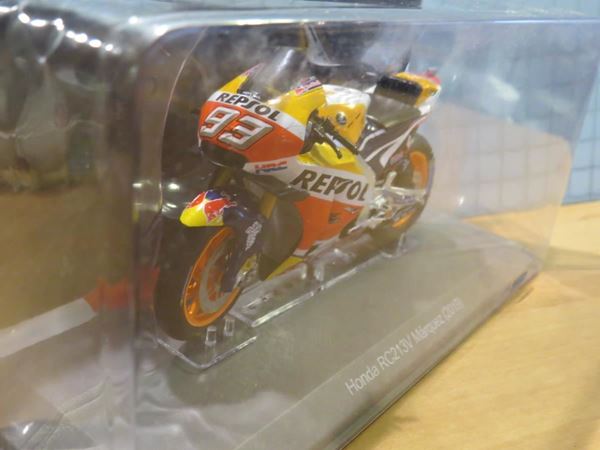 Picture of Marc Marquez Honda RC213V 2019 1:18 diecast