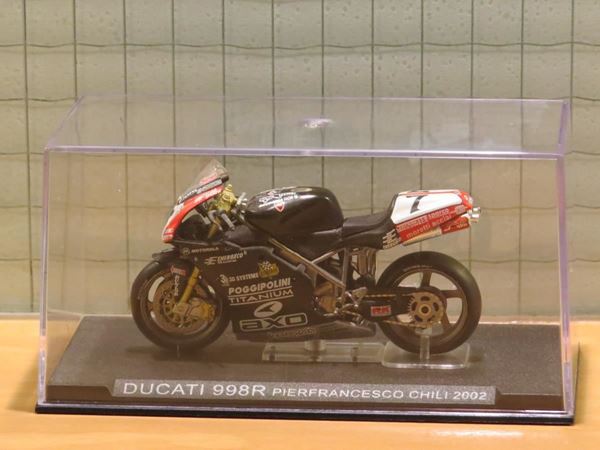 Picture of Pierfrancesco Chili Ducati 998R 2002 1:24