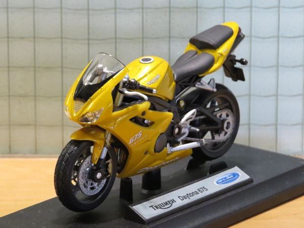РњРѕС‚РѕРіРѕРЅС‰РёРє Triumph Daytona