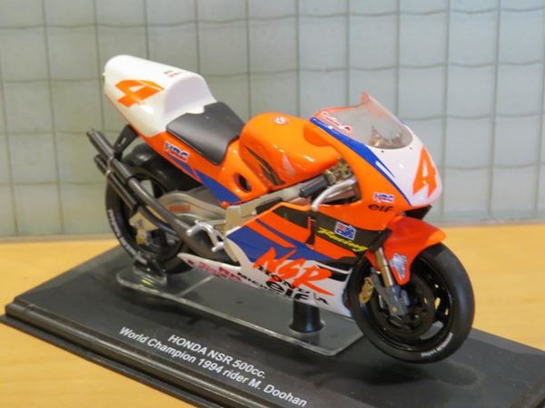 Picture of Mick Doohan Honda NSR500 1994 1:22