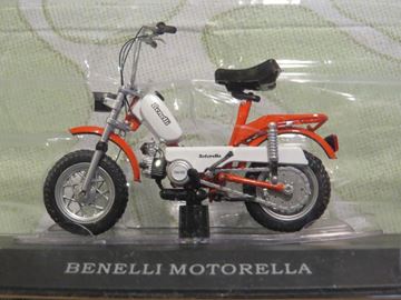 Afbeelding van Benelli Motorella brommer 1:18 (M045)