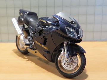 Afbeelding van Kawasaki ZX-12R bl. 1:18 los