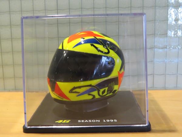 Picture of Valentino Rossi  Dainese helmet 1995 1:5