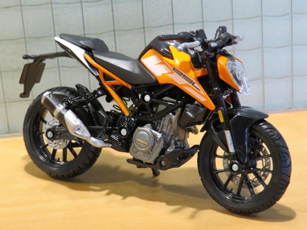 Picture of KTM Duke 250 1:18 18-51083