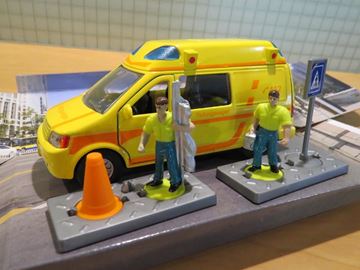 Afbeelding van Globe rettungswagen set ziekenauto