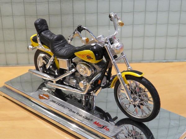 Picture of Harley Davidson FXDWG Dyna Wide Glide 1:18 (97) los