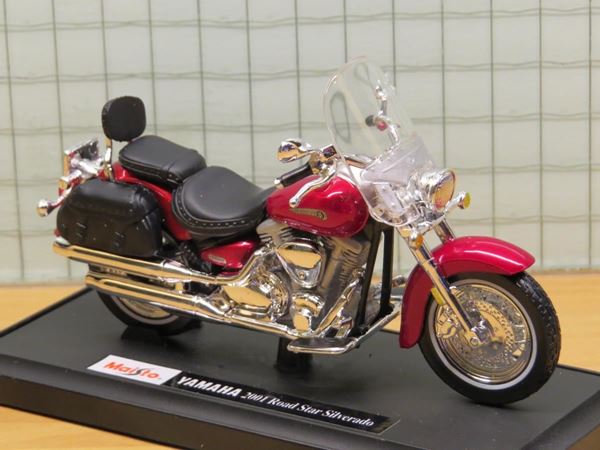 Picture of Yamaha Road Star Silverado 1:18 red