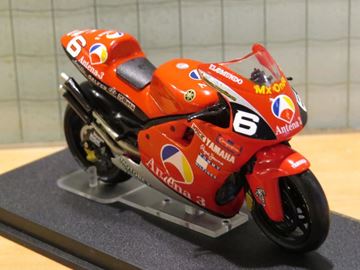 Afbeelding van Norick Abe Yamaha YZR500 2001 1:24 Antena team