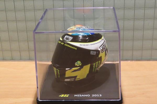 Picture of Valentino Rossi  AGV helmet 2013 Misano 1:5