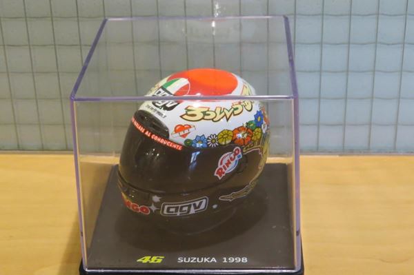 Picture of Valentino Rossi  AGV helmet 1998 Suzuka 1:5