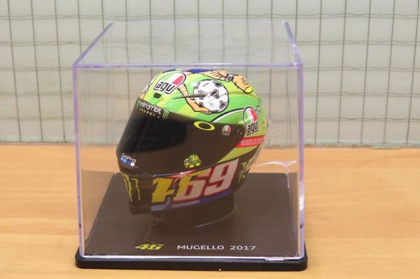 Picture of Valentino Rossi AGV helmet 2017 Mugello 1:5