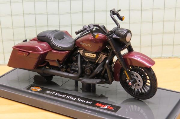 Picture of Harley Davidson road king special 1:18 (n112)