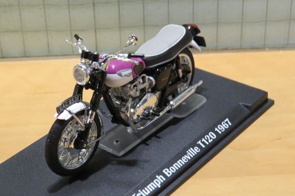 Picture of Triumph T120 Bonneville  1967 1:24 rz/wt