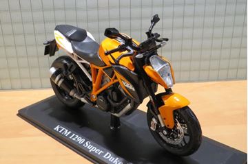 Afbeelding van KTM 1290 Super Duke R 1:12 32710