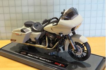 Afbeelding van Harley Davidson CVO Road Glide 1:18 (n116)