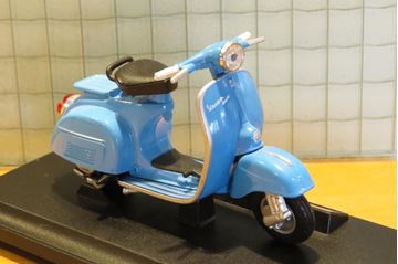 Afbeelding van Vespa 150cc. 1:18 welly