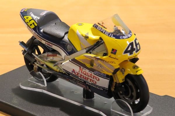 Picture of Valentino Rossi Honda NSR500 2000 1:18