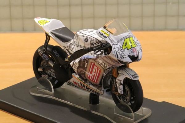 Picture of Valentino Rossi Yamaha YZR-M1 Valencia 2007 1:18