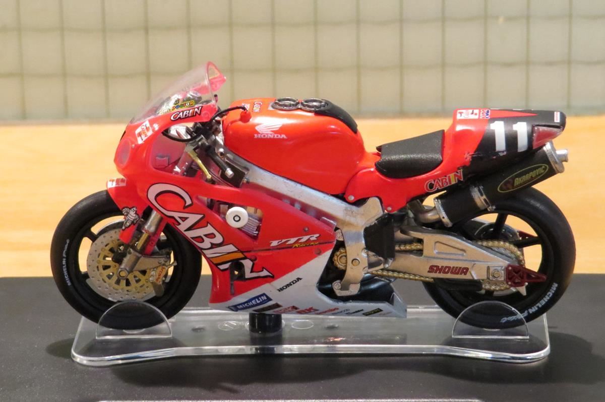 Moto Miniature Valentino Rossi Honda VTR 1000 2001 Au 1/18 - Altaya Neuve