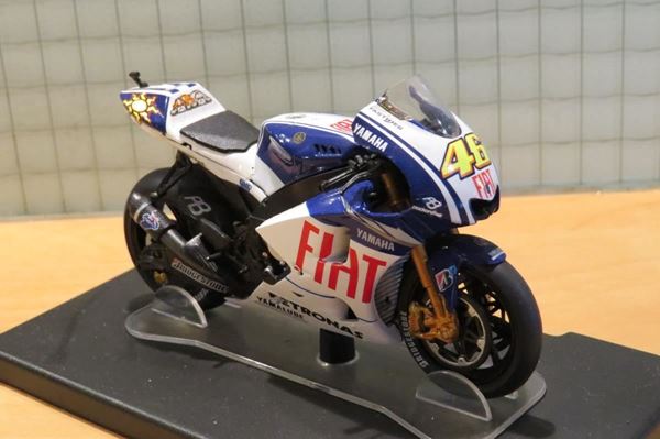 Picture of Valentino Rossi Yamaha YZR-M1 2009 1:18