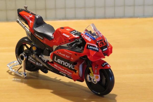 Picture of Francesco Bagnaia Ducati Lenovo Desmosedici 2021 1:18 maisto