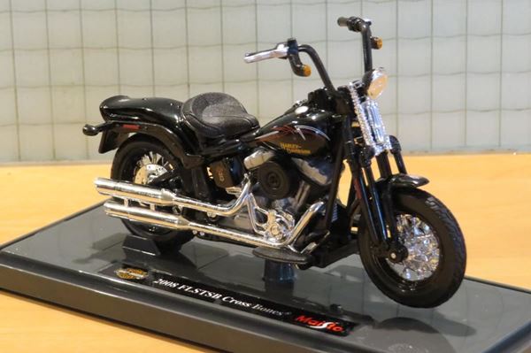 Picture of Harley Davidson FLSTSB Cross Bones 2008 1:18 (n123)