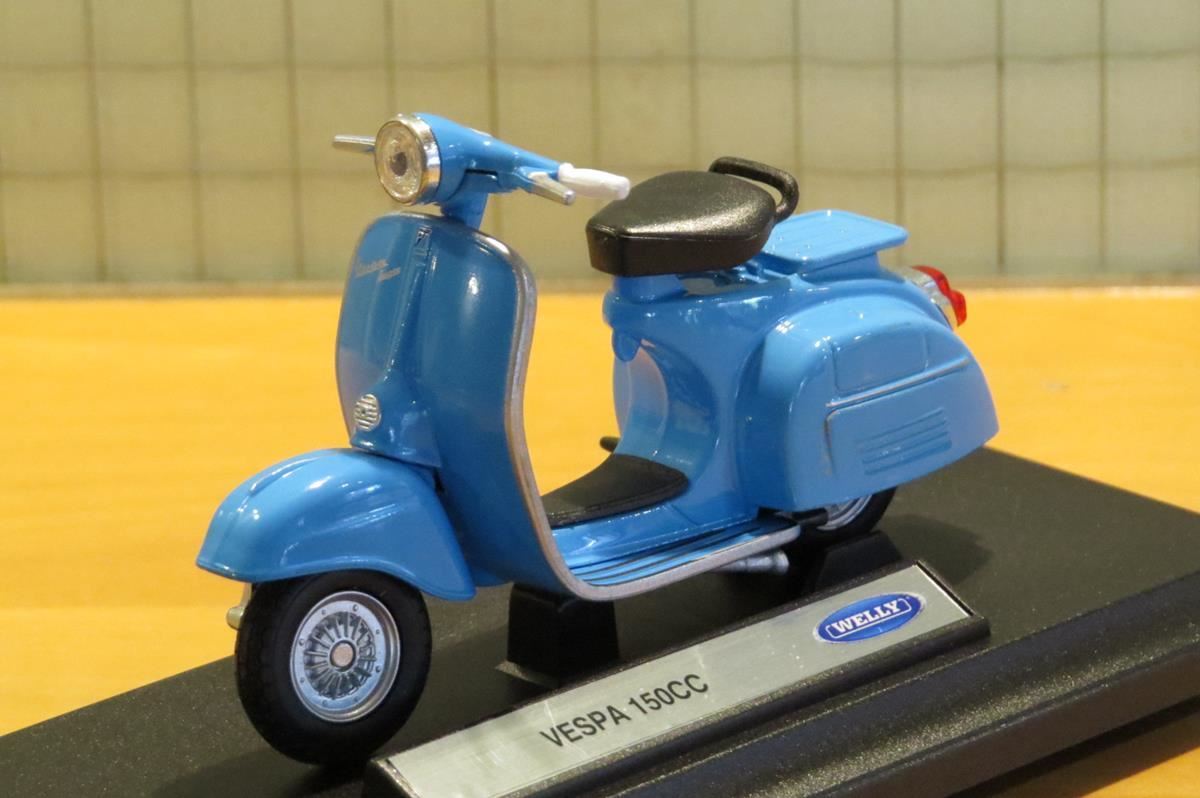 Vespa scooter set 118