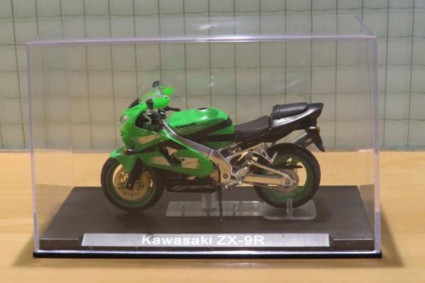 Picture of Kawasaki ZX-9R 1:24