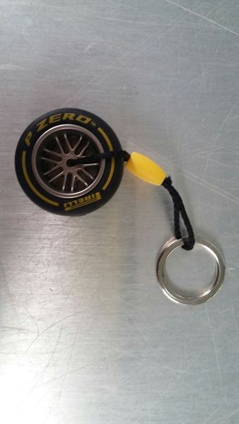 Picture of Pirelli F1 sleutelhanger keyring yellow