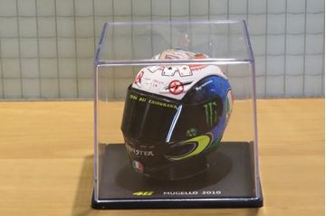 Afbeelding van Valentino Rossi AGV helmet 2010 Mugello 1:5