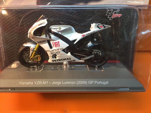 Picture of Jorge Lorenzo Yamaha YZR-M1 2009 Estoril 1:18