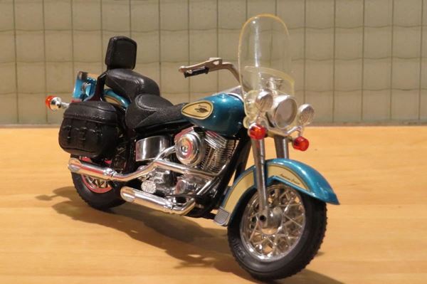 Picture of Harley Davidson custom classic 1:18 diecast