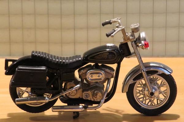 Picture of Harley Davidson custom sport 1:18 diecast