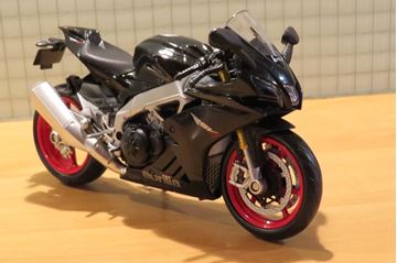 Afbeelding van Aprilia RSV4 1:12 31183 los