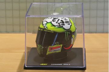 Afbeelding van Valentino Rossi AGV helmet 2011 Misano 1:5