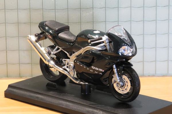 Picture of Triumph Daytona 955i 1:18 green