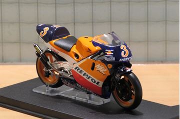 Afbeelding van Alex Criville Honda NSR500 1999 1:24