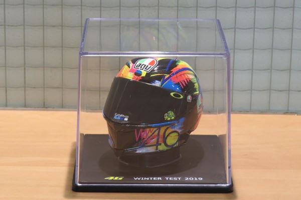 Picture of Valentino Rossi  AGV helmet 2019 winter test 1:5