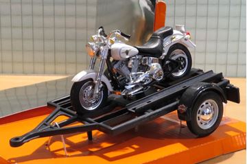 Afbeelding van Harley Davidson FLSTF Fat Boy + trailer 1:18