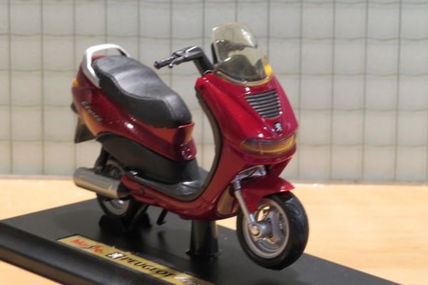 Picture of Peugeot Elyseo maroon 1:18 maisto