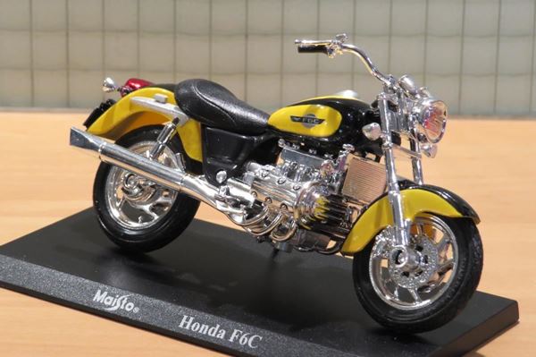 Picture of Honda F6C Valkyrie GL1500c 1:18 blister