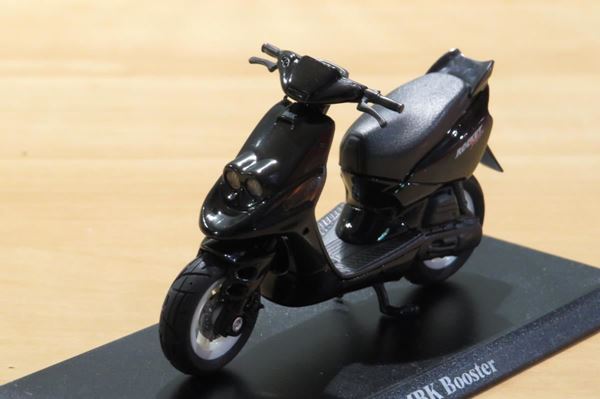 Picture of MKB Booster Scooter 1:18 blister