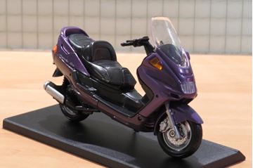 Afbeelding van Yamaha YP250 DX Majesty scooter 1:18 blister