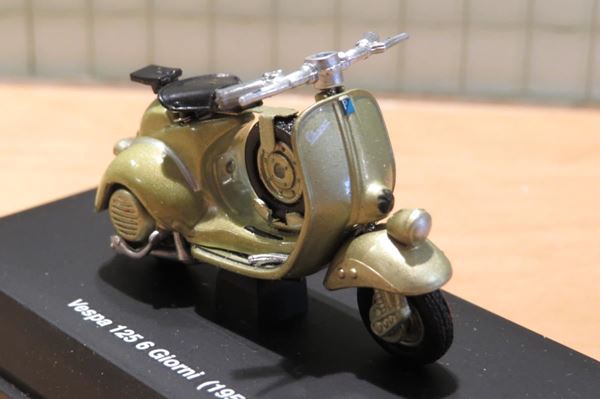 Picture of Vespa 125 6 giorni 1:32