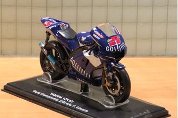 Afbeelding van Colin Edwards Yamaha YZR-M1 2005 1:22 diecast