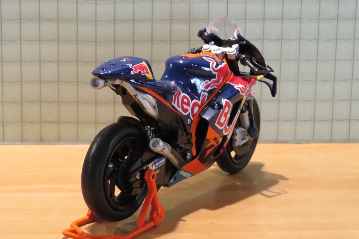 MotoGP KTM Red Bull Racing RC16 #33 Brad Binder 1:12 motorkerékpár